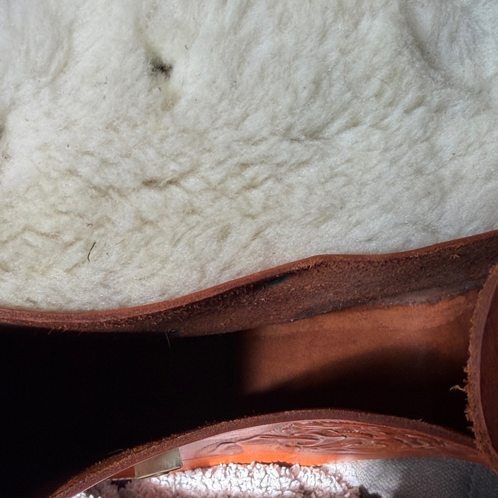 WESTERN SADDLE PURSE WITH TOOLED LEATHER - Picture 6 of 8
